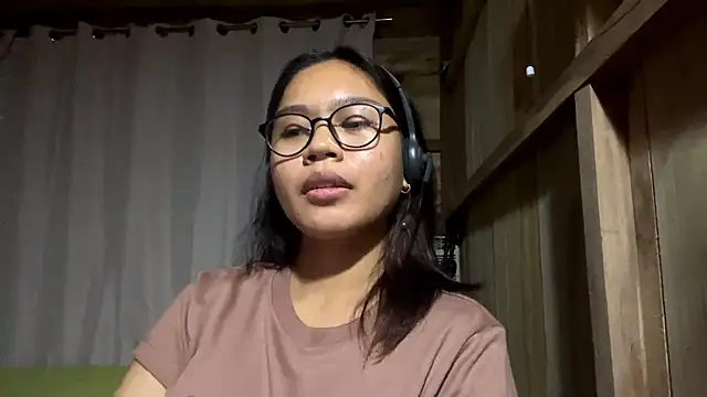 SalleyRoloff live cam on StripChat