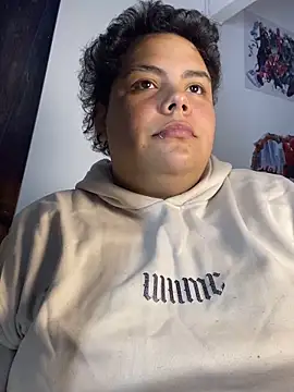 Hailey_Curvy webcam