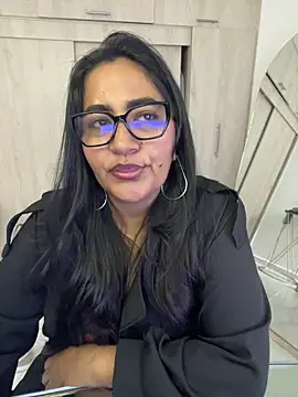 Watch Adele_Sweett live on EroticFlix - High definition streams