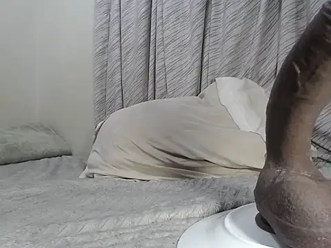 KinkyJXxX webcam