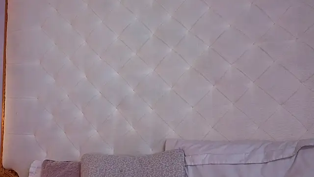 Watch Mariana_Kalo live on EroticFlix - High definition streams