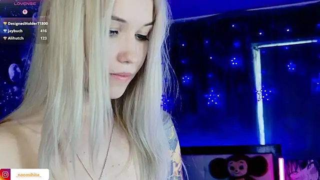 NaomiHita webcam