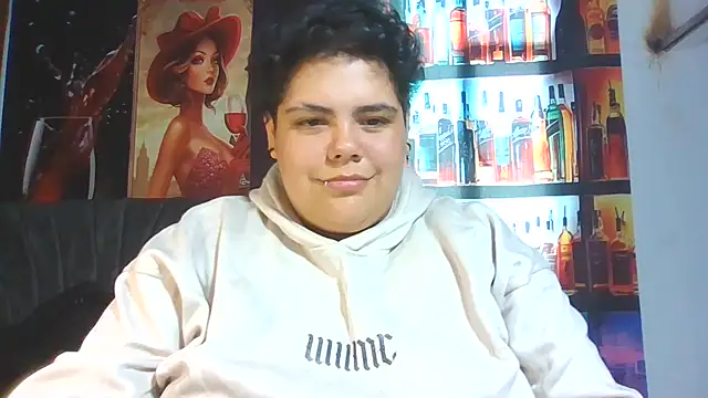 Hailey_Curvy webcam