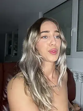 Watch ZenyShy live on EroticFlix - High definition streams