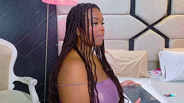 EbonyHenner webcam