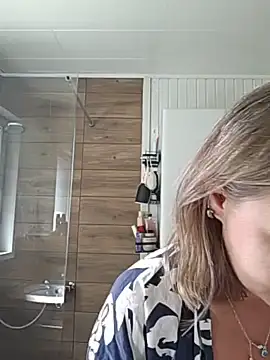 SwedishJennifer webcam