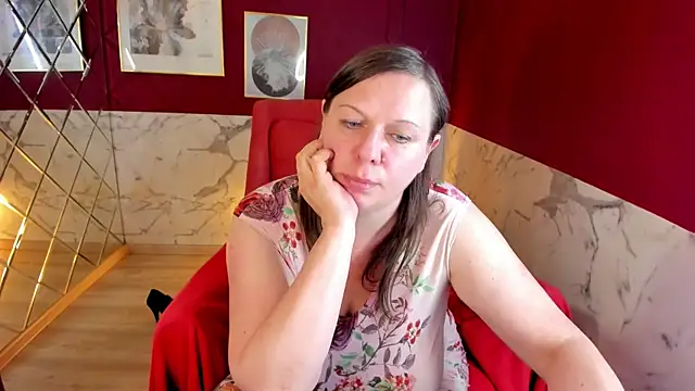 Watch KellyPerfection live on EroticFlix - High definition streams