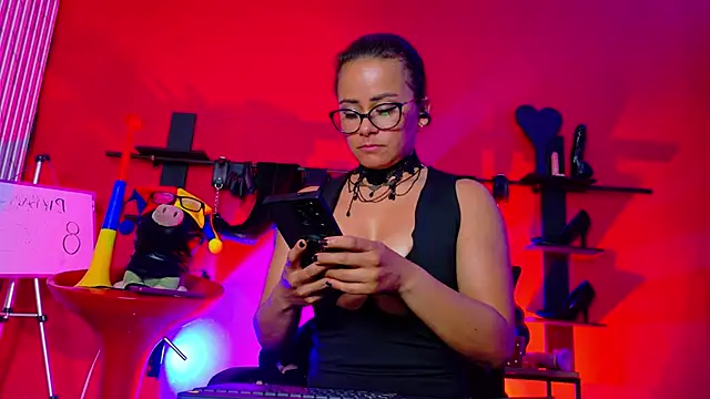 Watch MistressSlut1 live on EroticFlix - High definition streams