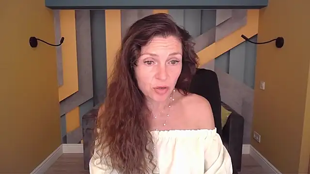 Watch EllaLong live on EroticFlix - High definition streams