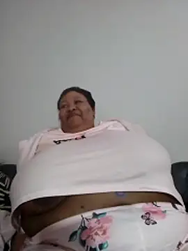 nancy111 (F milf) - Make me squit and cum on my toy