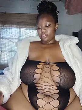 AaliyahBlackXO webcam