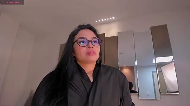 Watch MollyJones_ live on EroticFlix - High definition streams