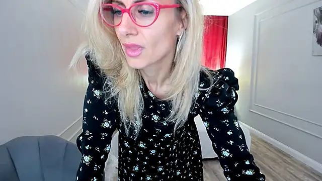 Watch MuseOfStage live on EroticFlix - High definition streams