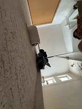 Monica17 webcam
