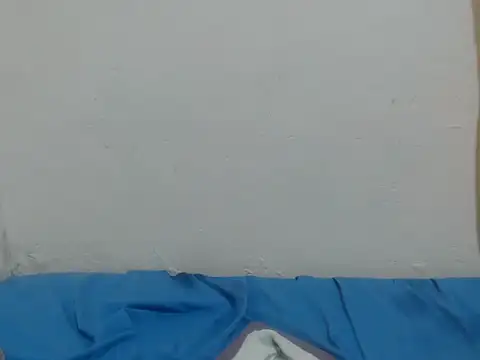 Sexxy-skinny webcam