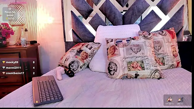 annie_vega17_ webcam