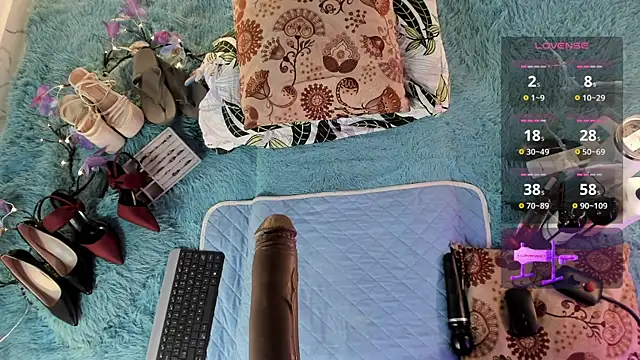eilin_clio (F young) - Countdown + Surprise spray at the end🔥