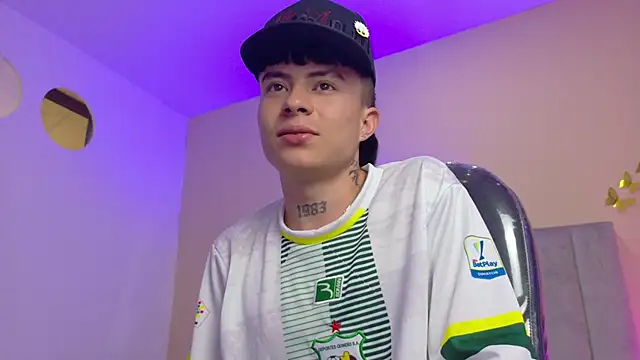 Nascary_Fox webcam
