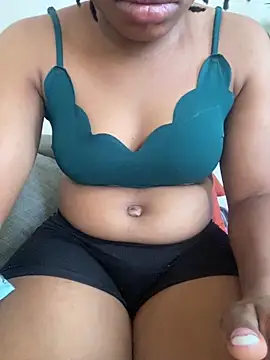 PrettyNina77 webcam