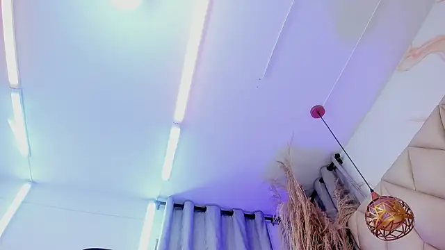 ibbie_drastic (F young) - riding dildo in private 😈