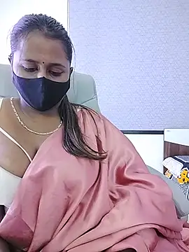 LoveLy-Soneya webcam
