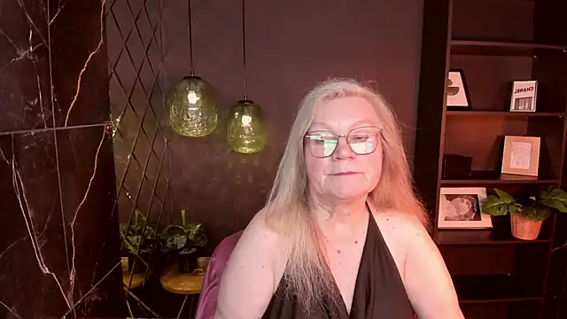 Watch NataliMellow live on EroticFlix - High definition streams