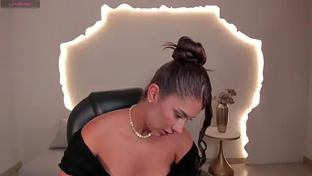 ArianaDumont webcam
