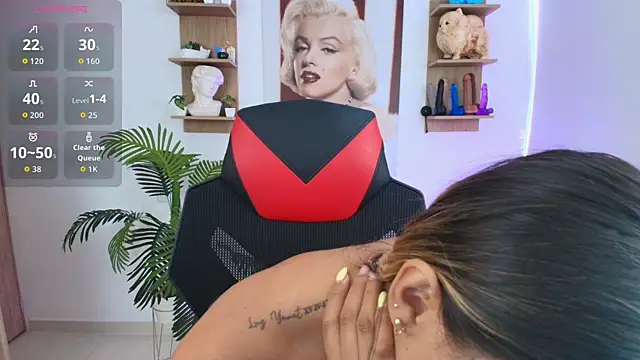 SALOOMEE__ webcam