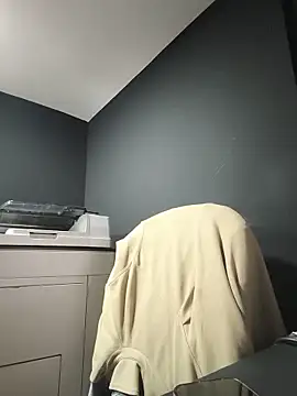 MissNyraSecret webcam