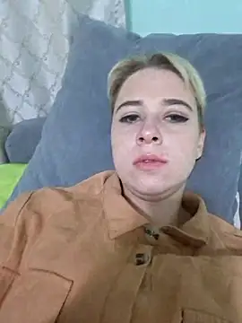 Gussie_Bridie webcam
