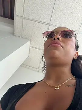 MystiqueXXX webcam