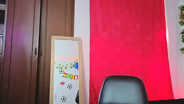 MiaCollinssx webcam