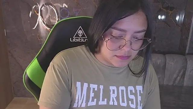 mia_velvet_cn webcam
