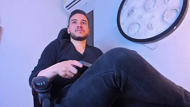 mike_257 webcam