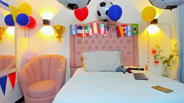 paulynavera - Paulynavera's free webcam - UK Sex Cams