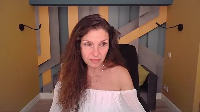 EllaLong webcam