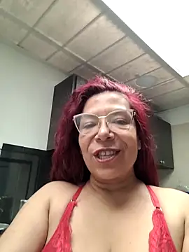 Scarlet_curly8a webcam