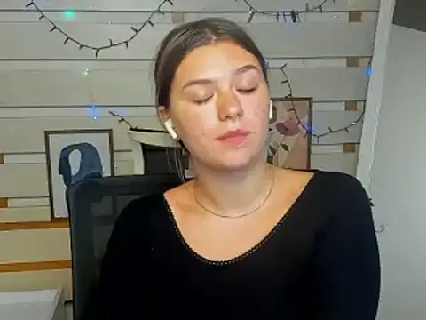 Josephine_Kiss webcam
