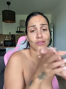 LaPetiteKim webcam