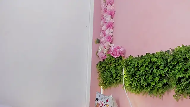 Mikasa_Horny webcam