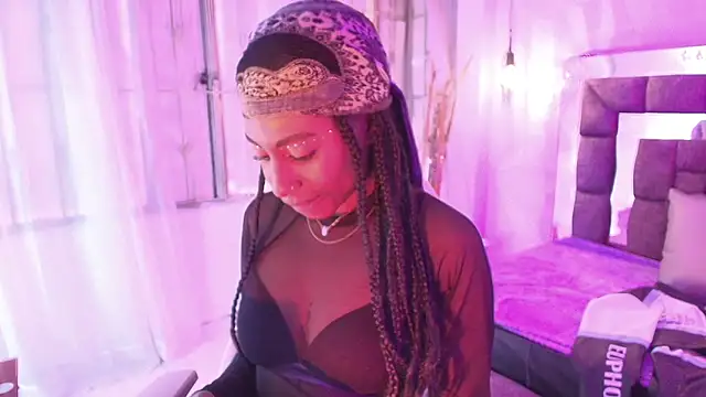 Queen_perla_ webcam