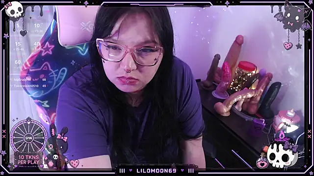 LiloMoon69 webcam