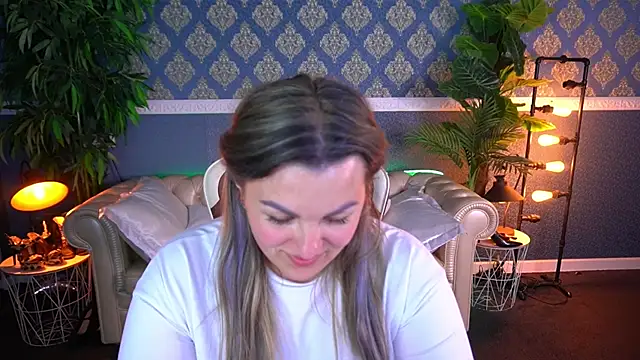 Watch AlissyaGrayy live on EroticFlix - High definition streams