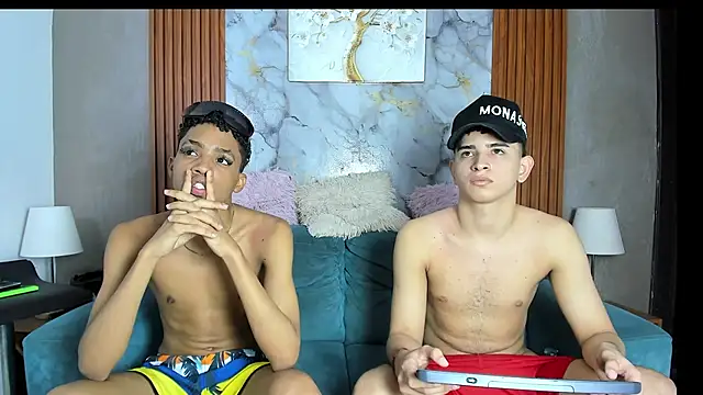 LOVE_GUYS1 webcam