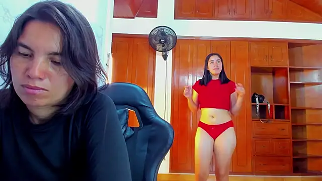 Soffy_and_Emily webcam