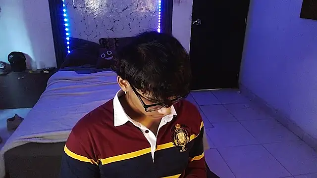 Mr_yisuzz webcam