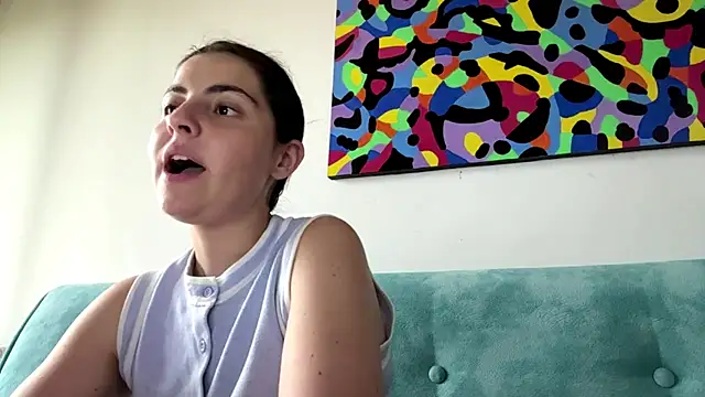 MarisaKomar webcam
