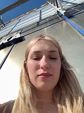 Polly_Pop webcam