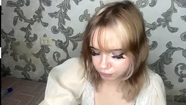 PrettyKamilla webcam