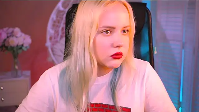 stellawatts webcam